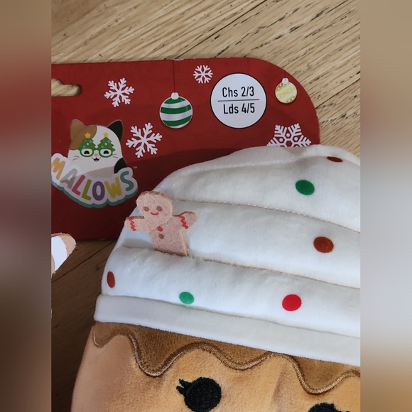 Squishmallow Holiday Kids Slippers - Red and White 2/3 kids 4/5 women - Picture 2 of 2